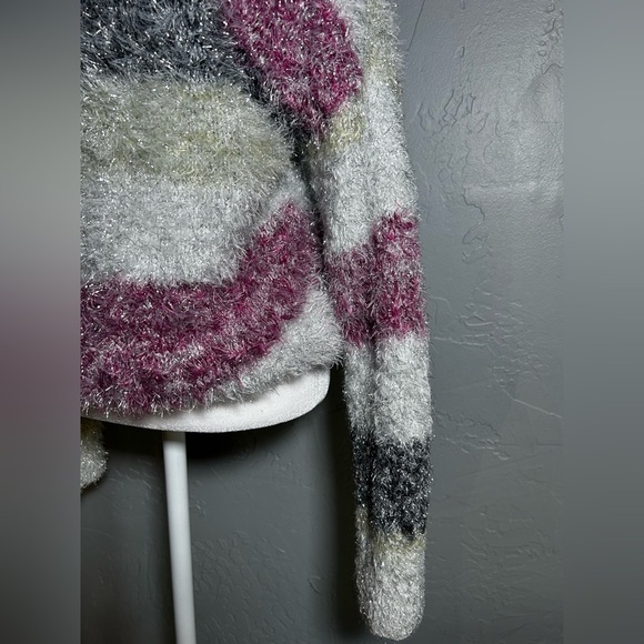 Christmas Wild Fable Shimmering Silver Fuzzy Sweater cozy size M. 🎄🎅🏻 (c) - Picture 9 of 10